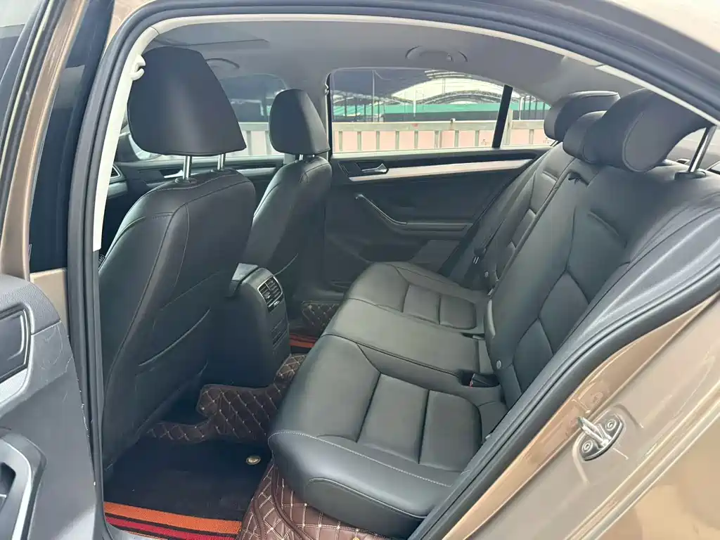 Volkswagen Sagitar — миниатюра 9