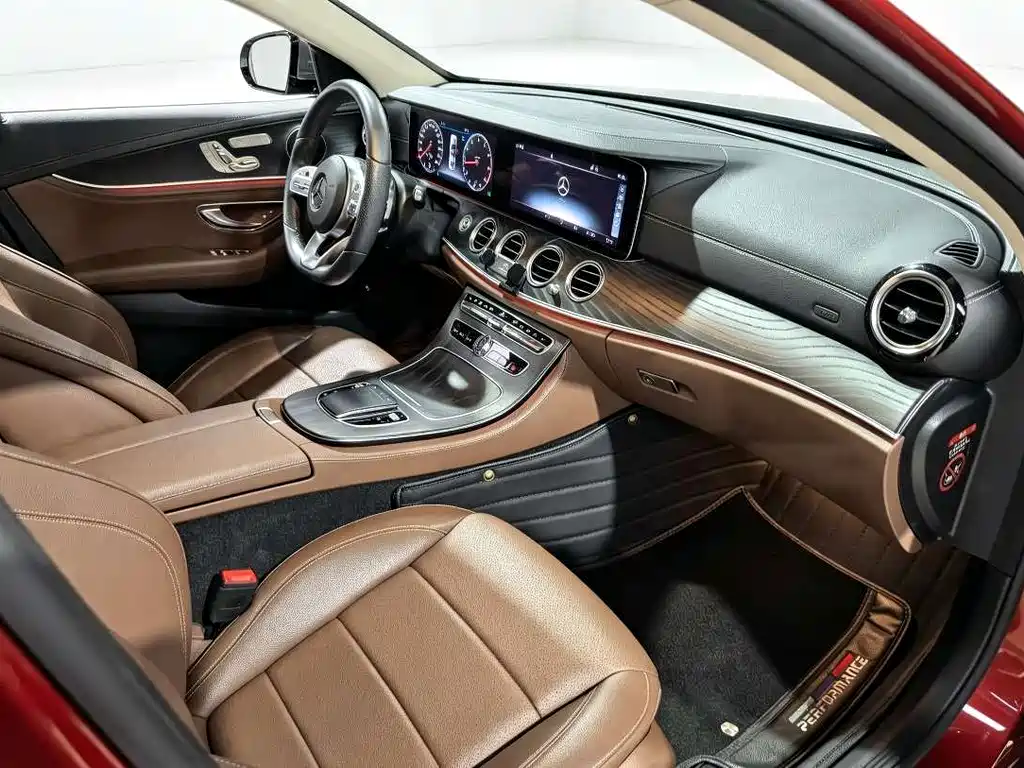 Mercedes-Benz E-Class — миниатюра 8