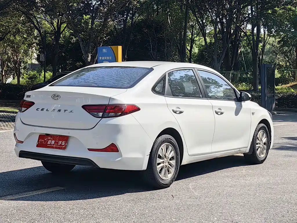 Hyundai Elantra — миниатюра 13
