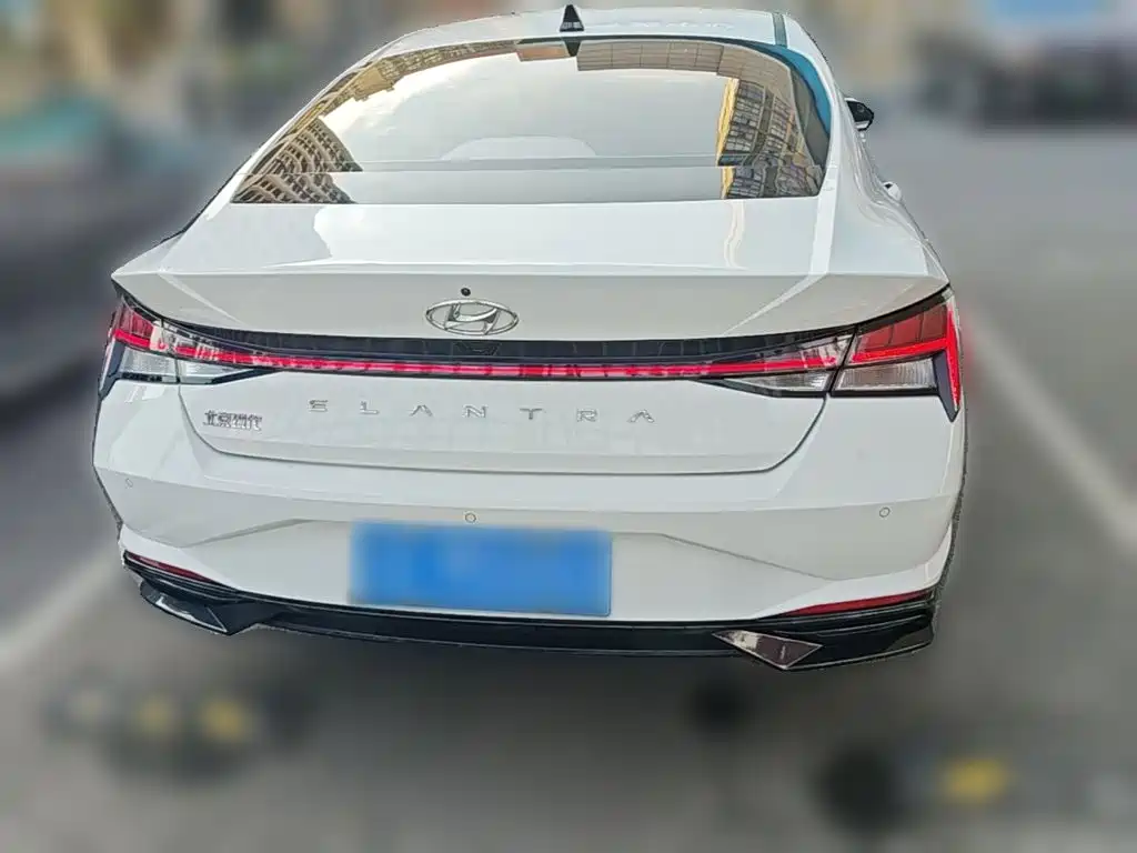 Hyundai Elantra — миниатюра 8