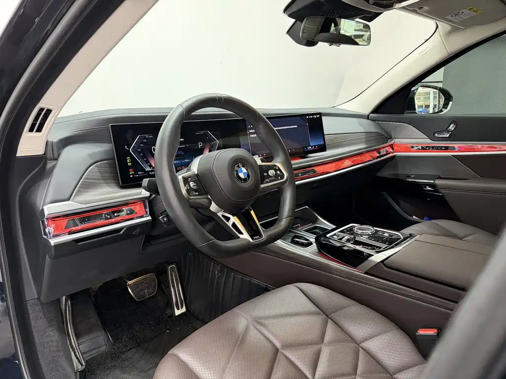 BMW 7 Series — миниатюра 7