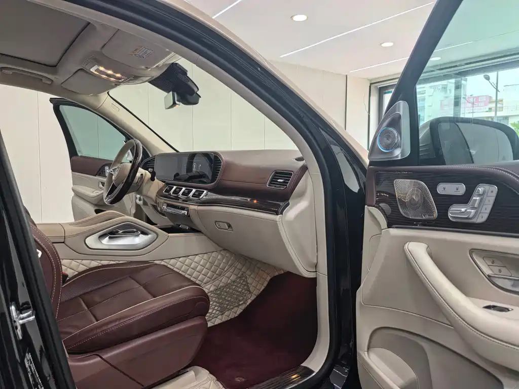 Mercedes-Benz GLS — миниатюра 9