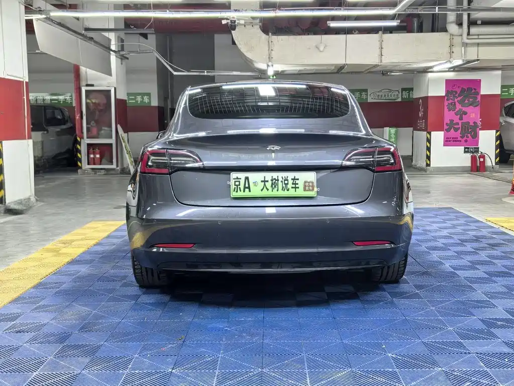 Tesla Model 3 — миниатюра 8