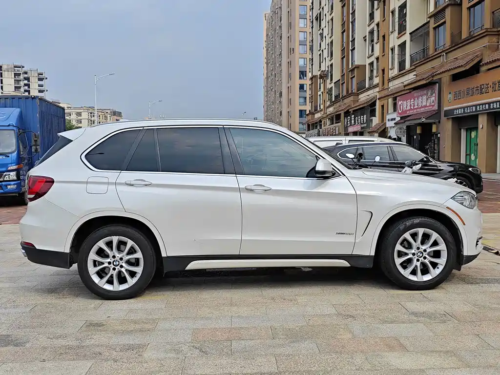 BMW X5 (Import) — миниатюра 7