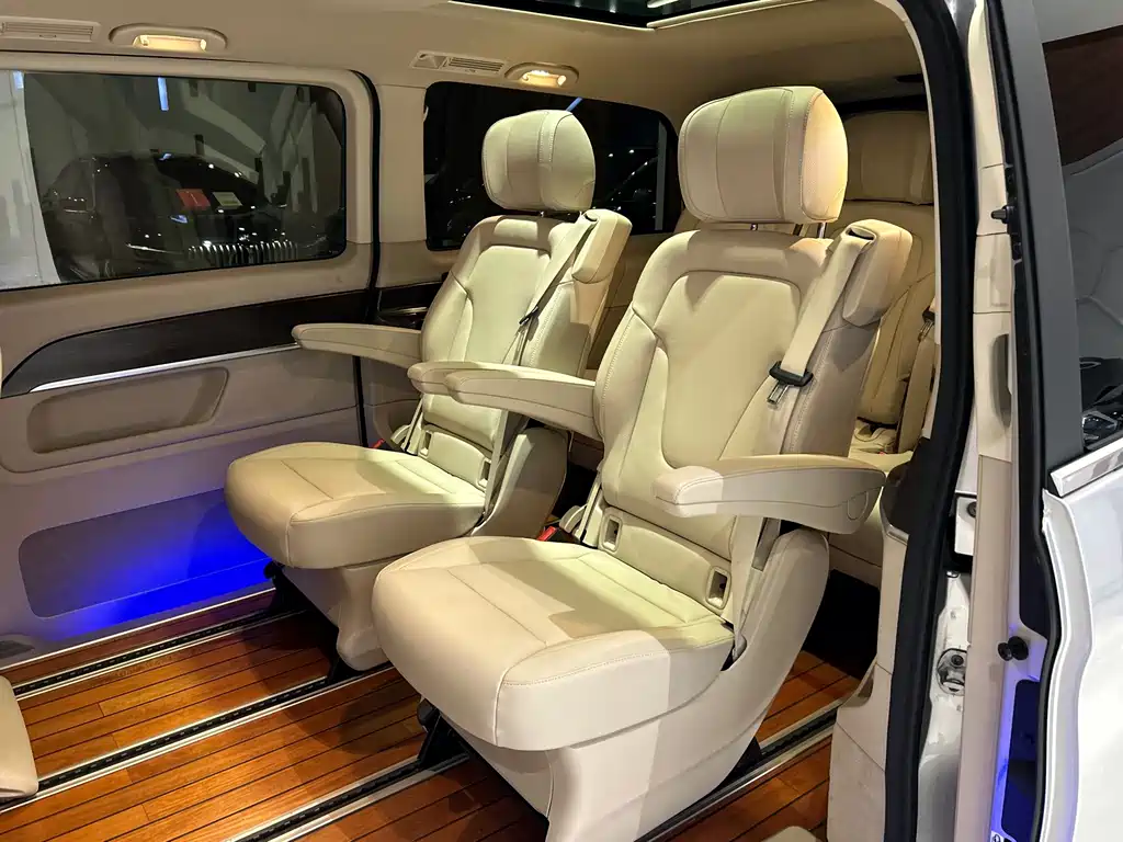 Mercedes-Benz V-Class — миниатюра 18