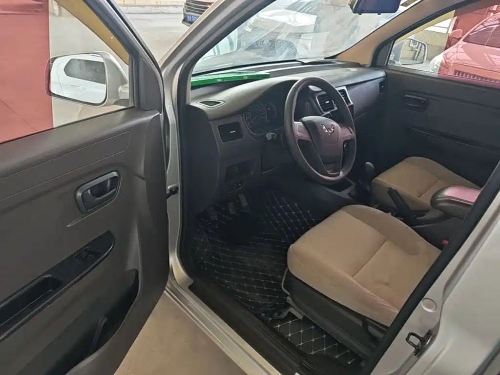 Wuling Rongguang V — миниатюра 16