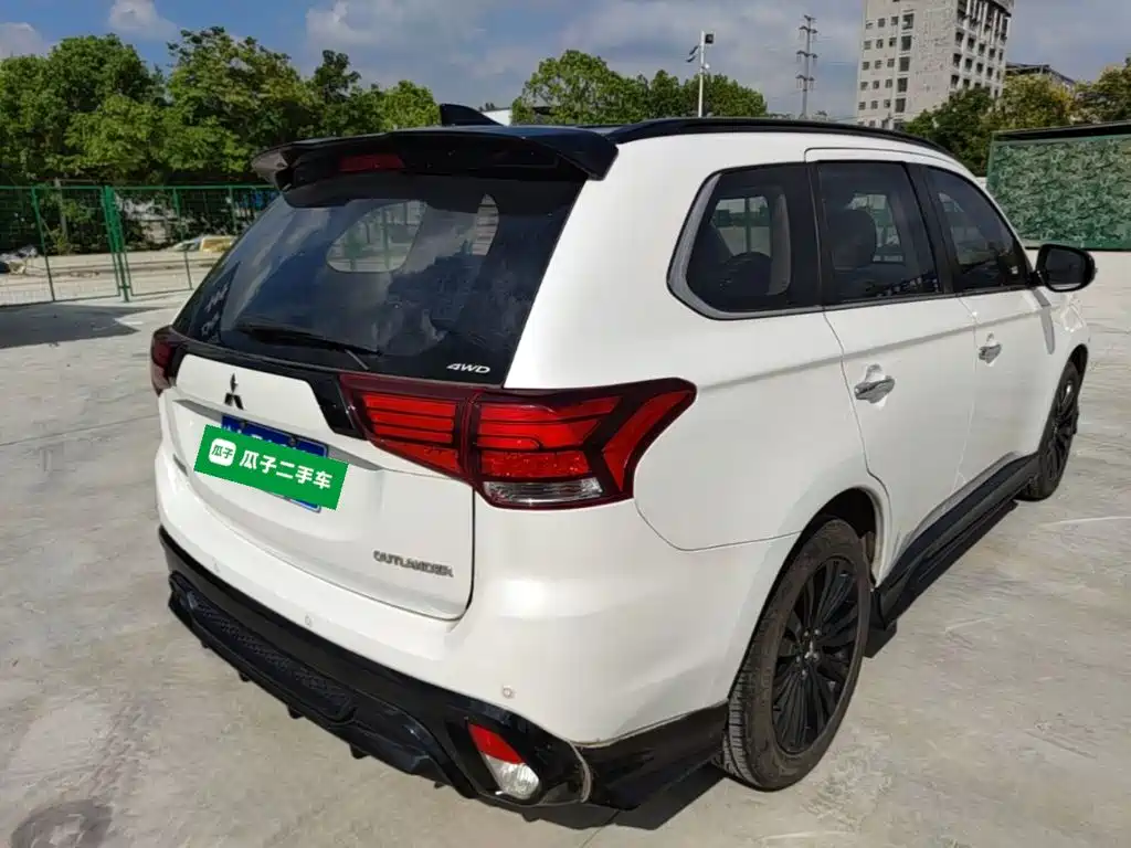 Mitsubishi Outlander — миниатюра 7