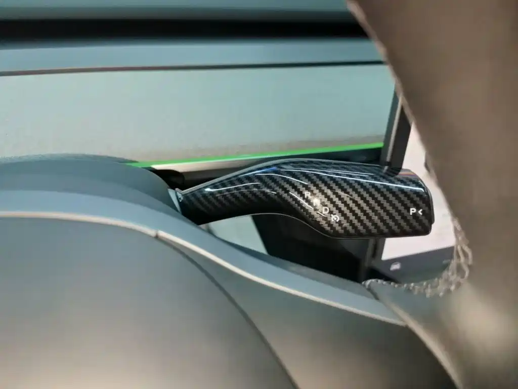 Tesla Model Y — миниатюра 14