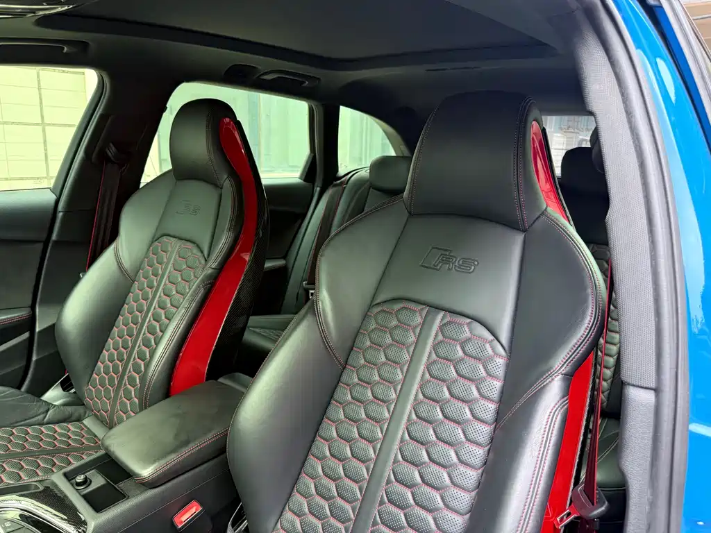 Audi RS 4 — миниатюра 15