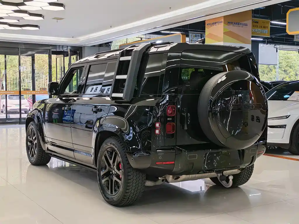 Land Rover Defender — миниатюра 9