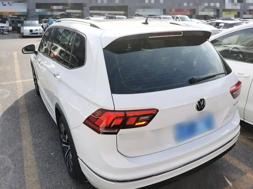Volkswagen Tiguan L — миниатюра 5
