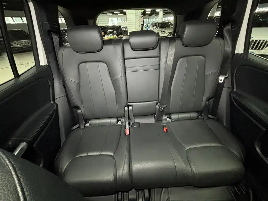 Mercedes-Benz GLB — миниатюра 21