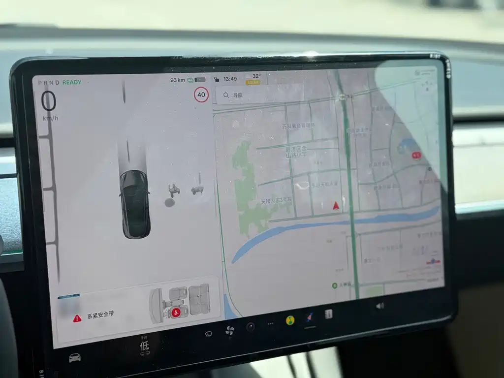 Tesla Model Y — миниатюра 27