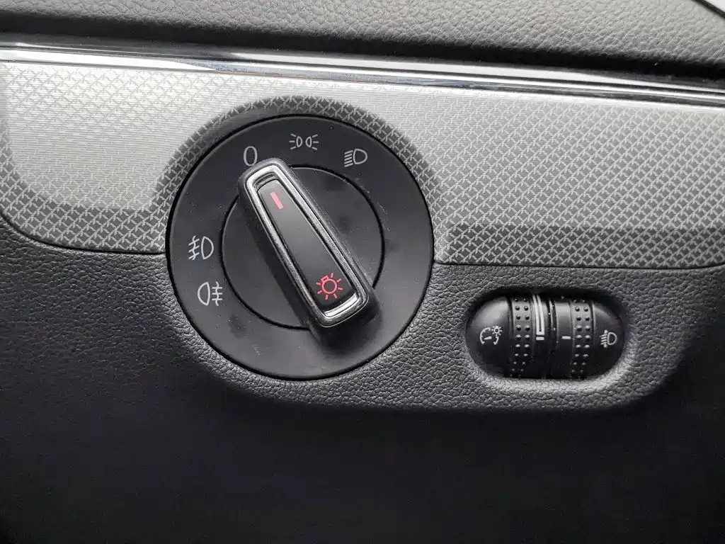Volkswagen Sagitar — миниатюра 21