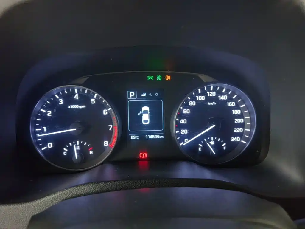 Hyundai Elantra — миниатюра 12