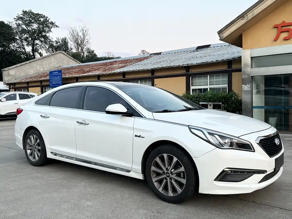 Hyundai Sonata — миниатюра 3