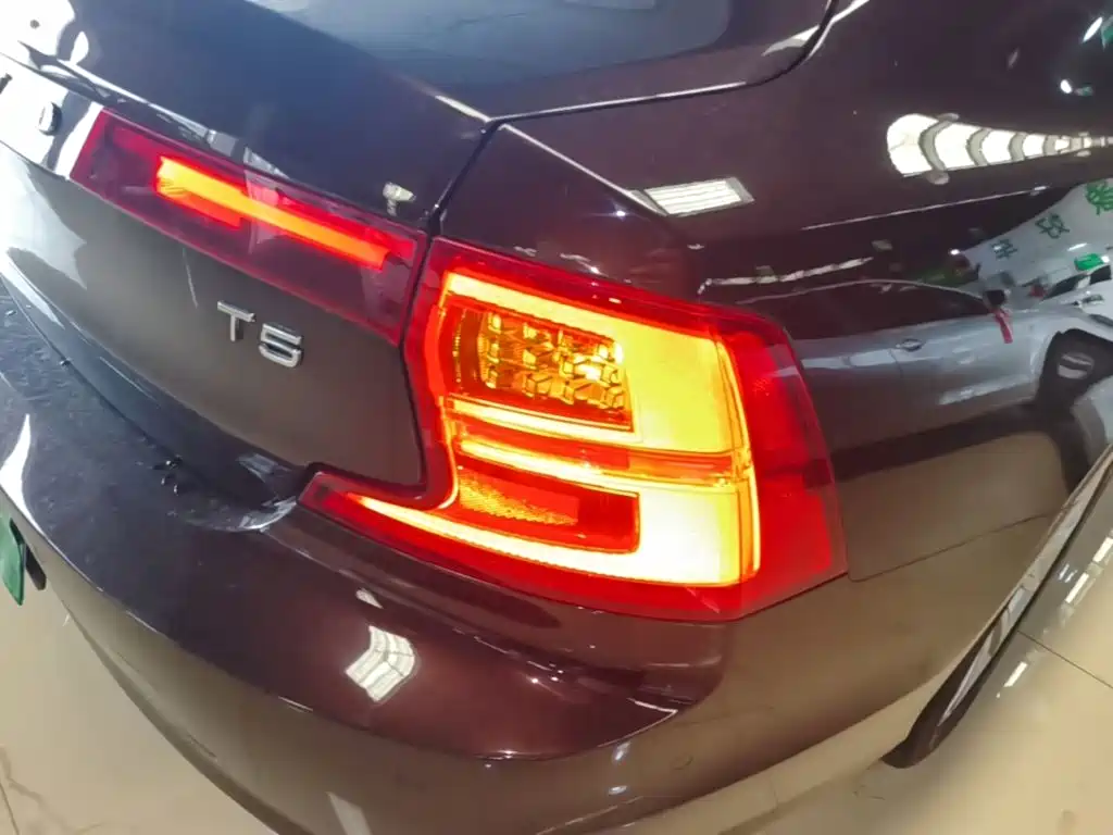Volvo S90 — миниатюра 8