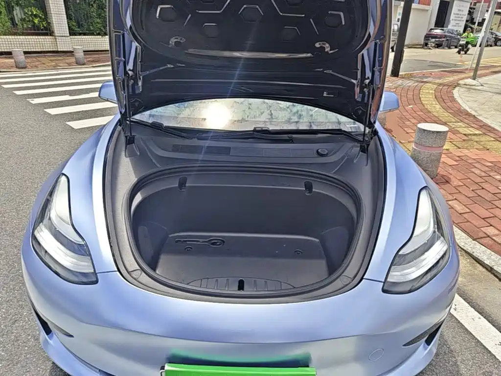 Tesla Model 3 — миниатюра 16