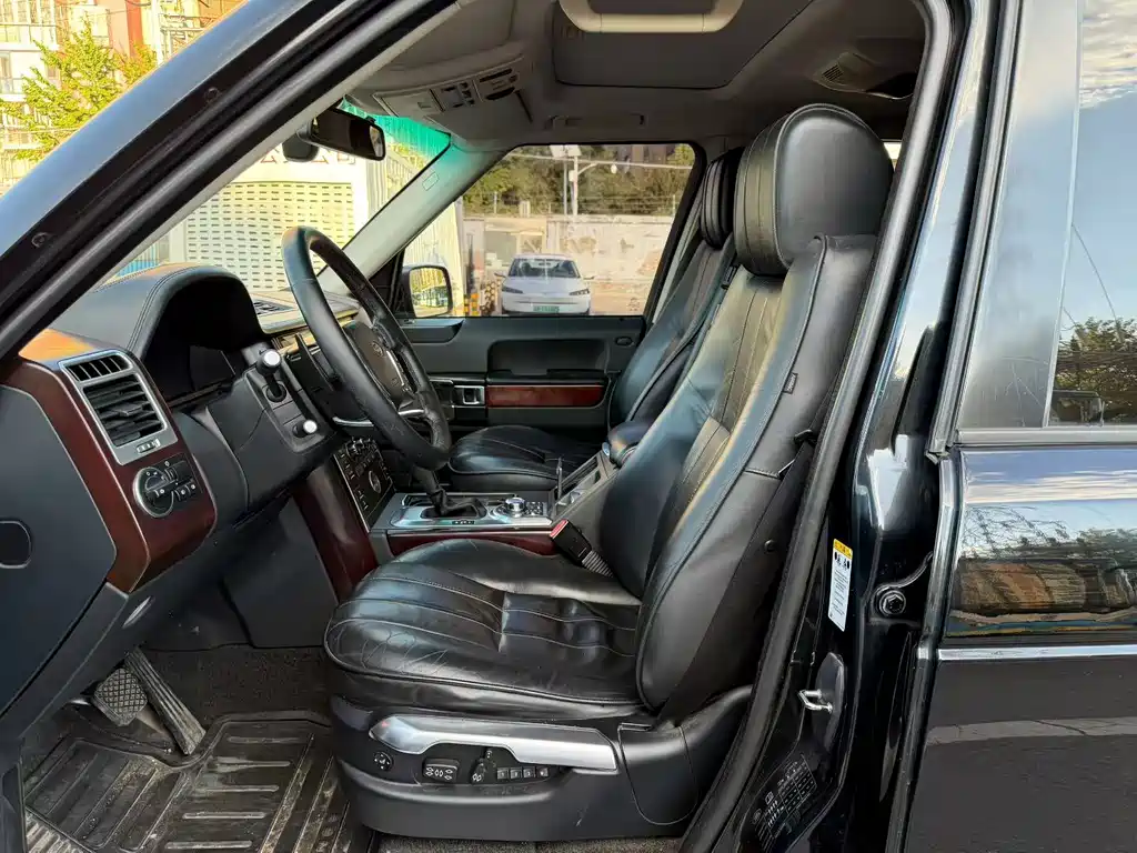 Land Rover Range Rover — миниатюра 3