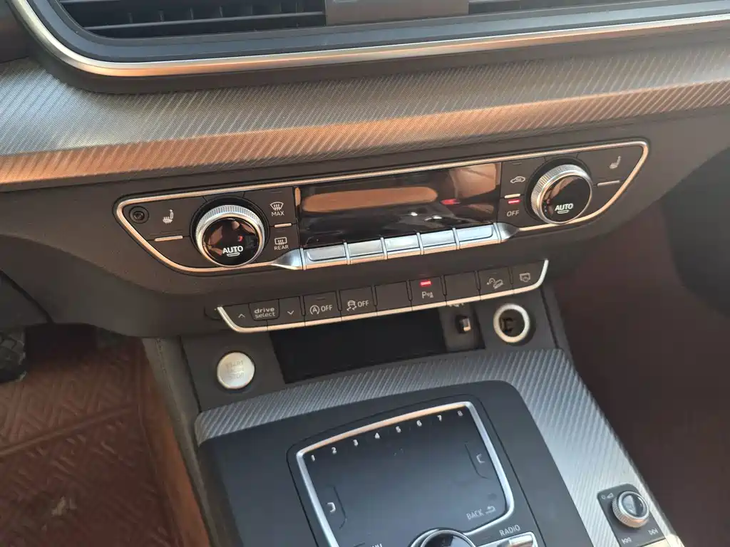 Audi Q5L — миниатюра 10