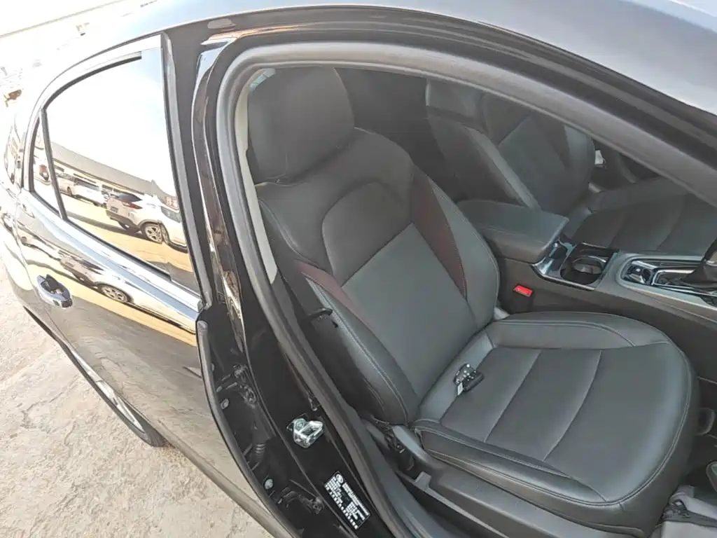 Chevrolet Malibu — миниатюра 25