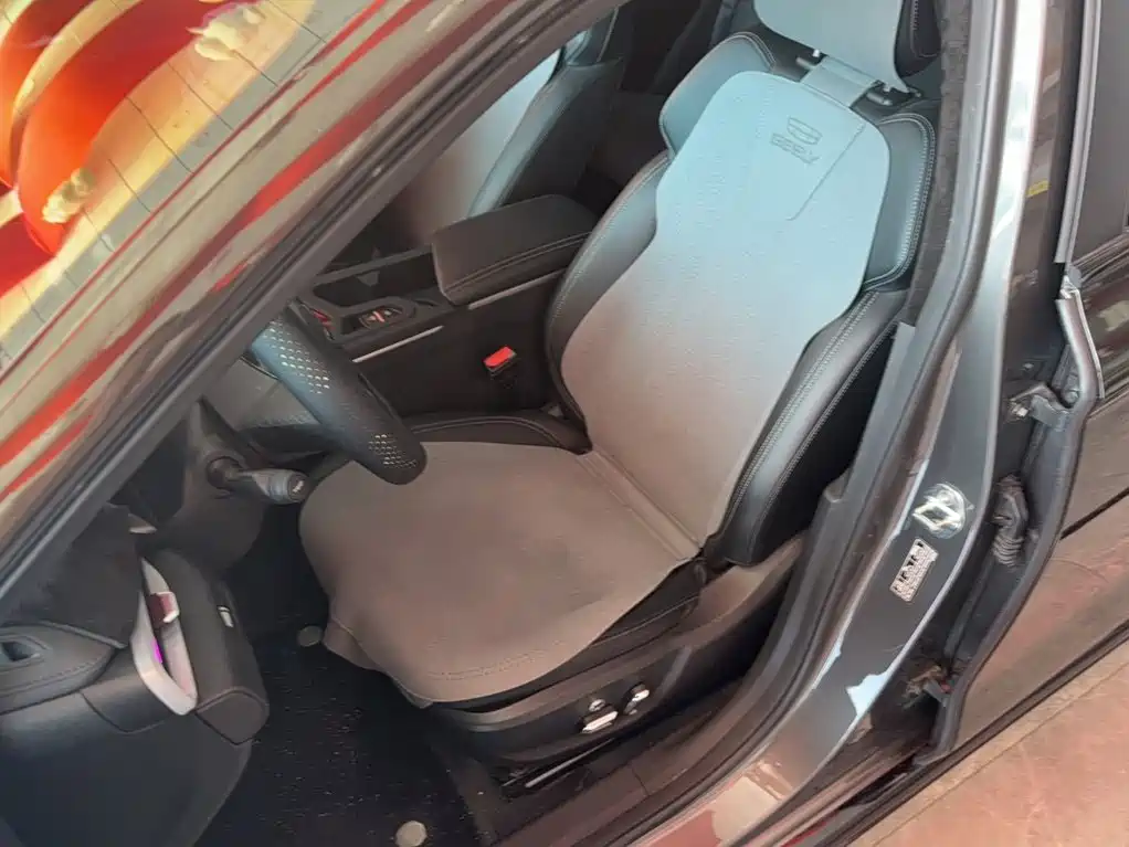 Geely Emgrand — миниатюра 6