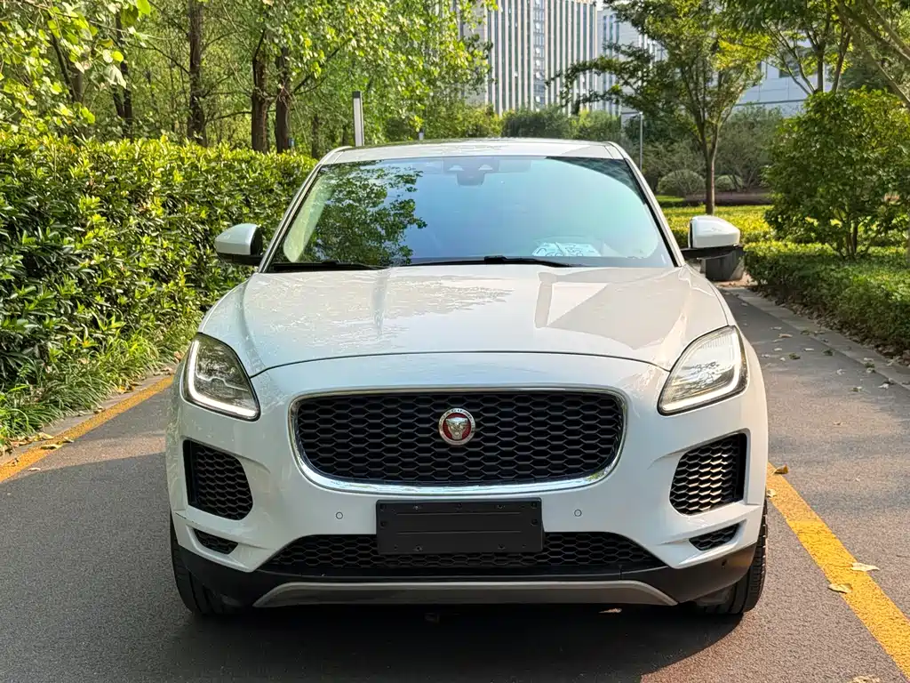 Jaguar E-PACE — миниатюра 2