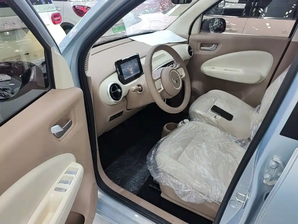 Wuling MINIEV — миниатюра 16