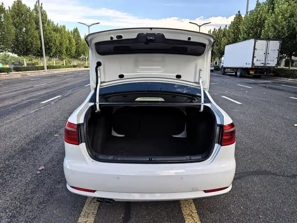 Volkswagen Lavida — миниатюра 18