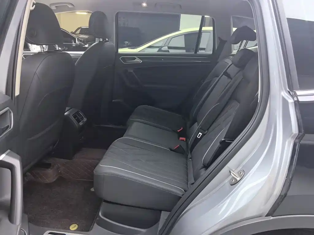 Volkswagen Tiguan L — миниатюра 17