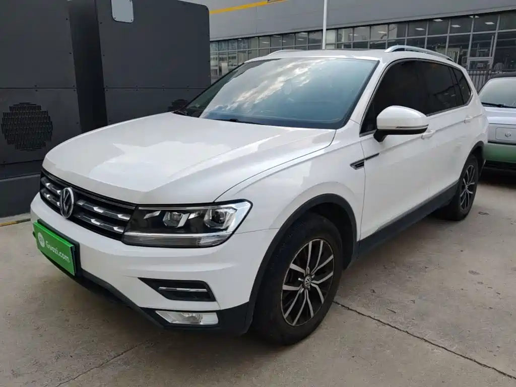 Volkswagen Tiguan L — миниатюра 2
