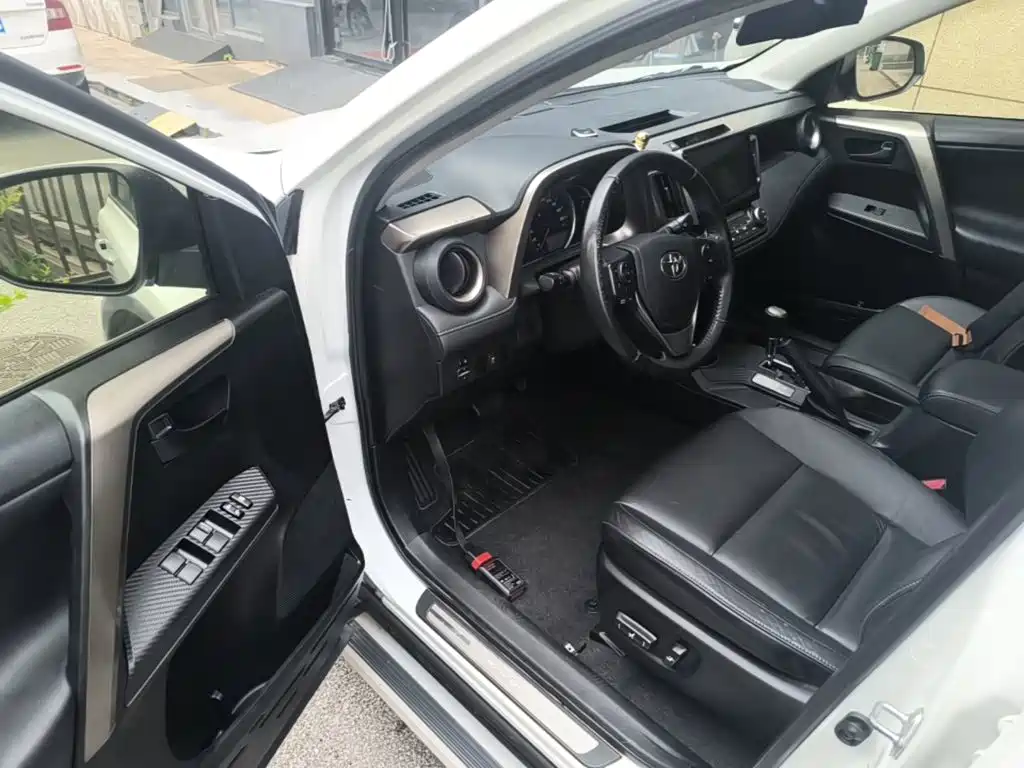 Toyota RAV4 — миниатюра 16
