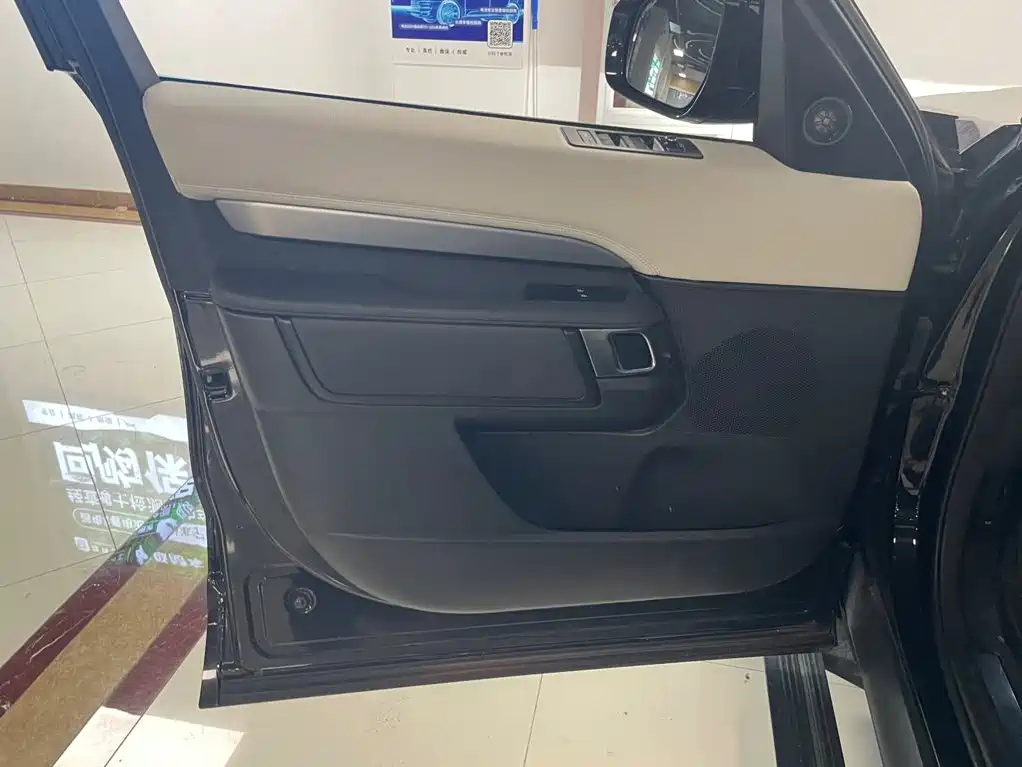 Land Rover Discovery — миниатюра 7