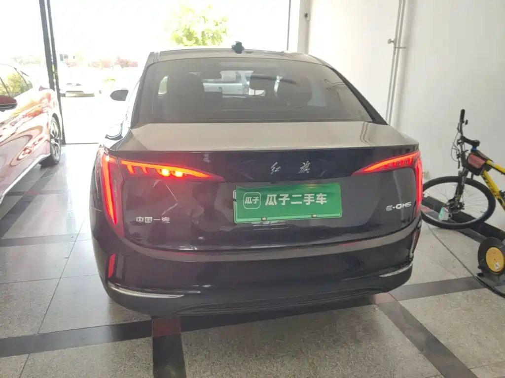 Hongqi Hongqi E-QM5 — миниатюра 6