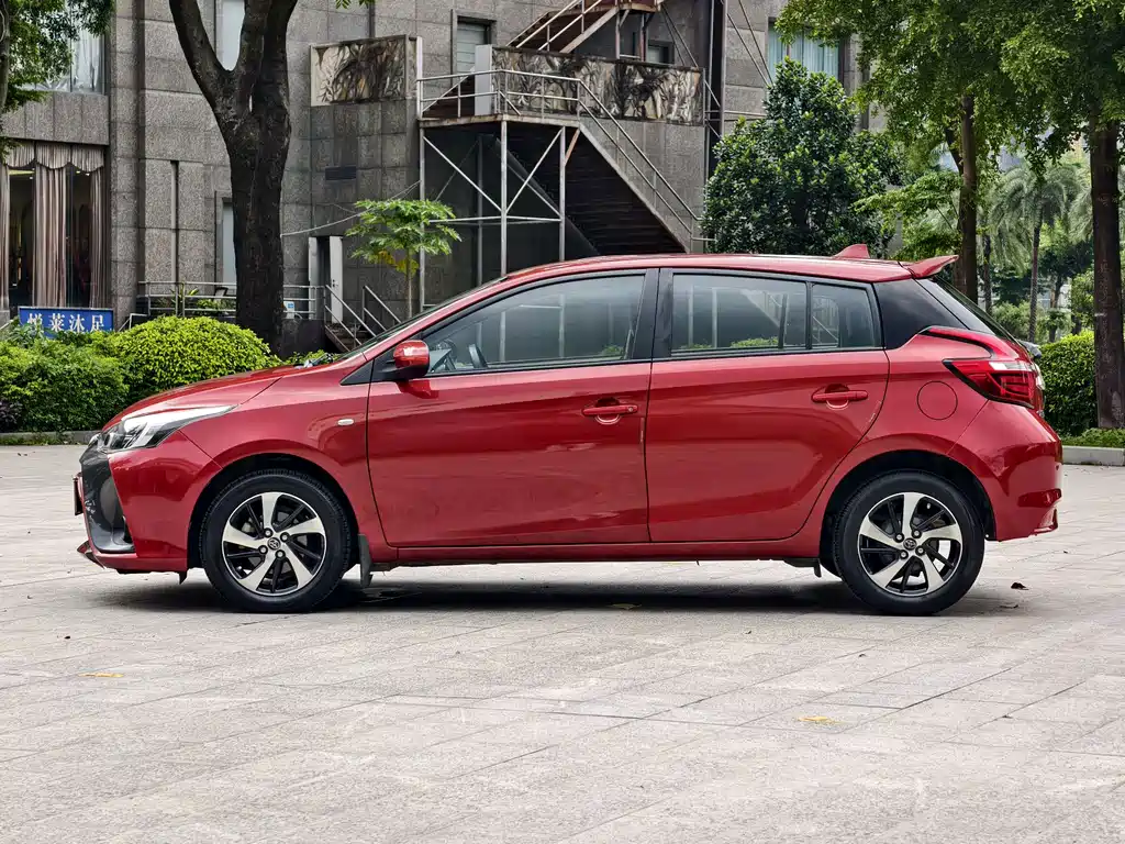 Toyota Yaris L — миниатюра 6