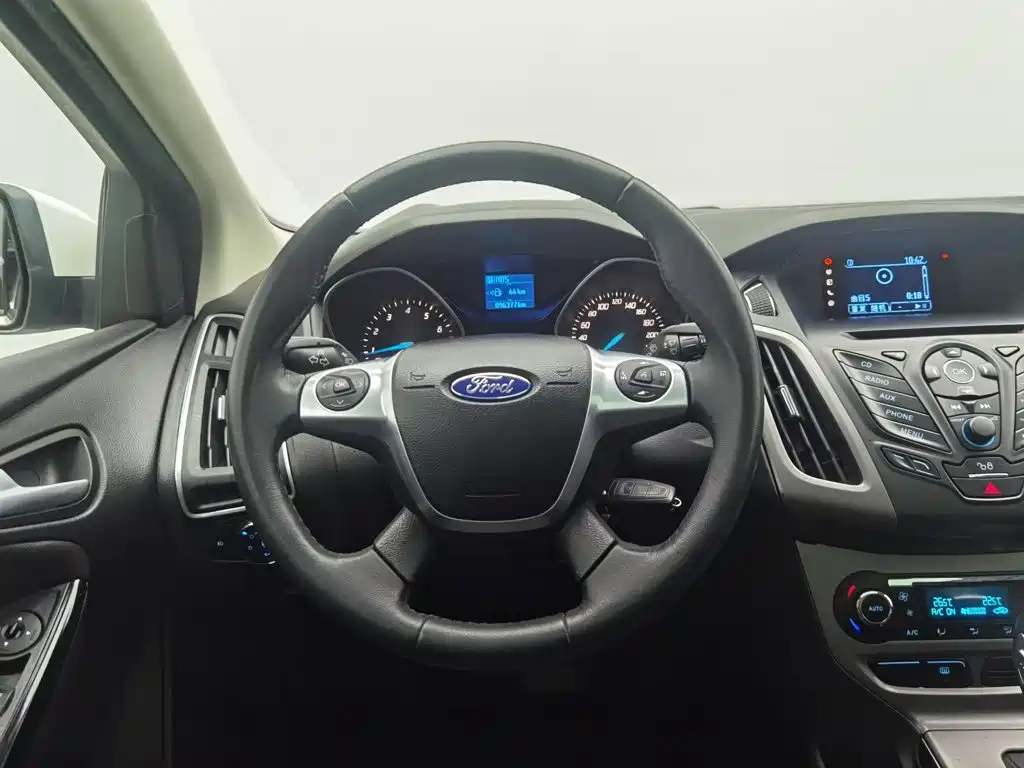 Ford Focus — миниатюра 11