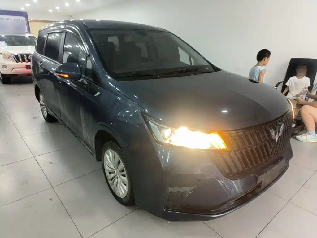Wuling Jiachen — миниатюра 4