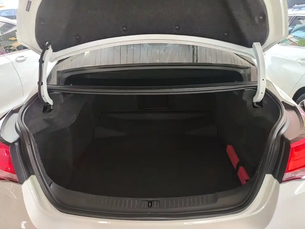 Chevrolet Malibu — миниатюра 19