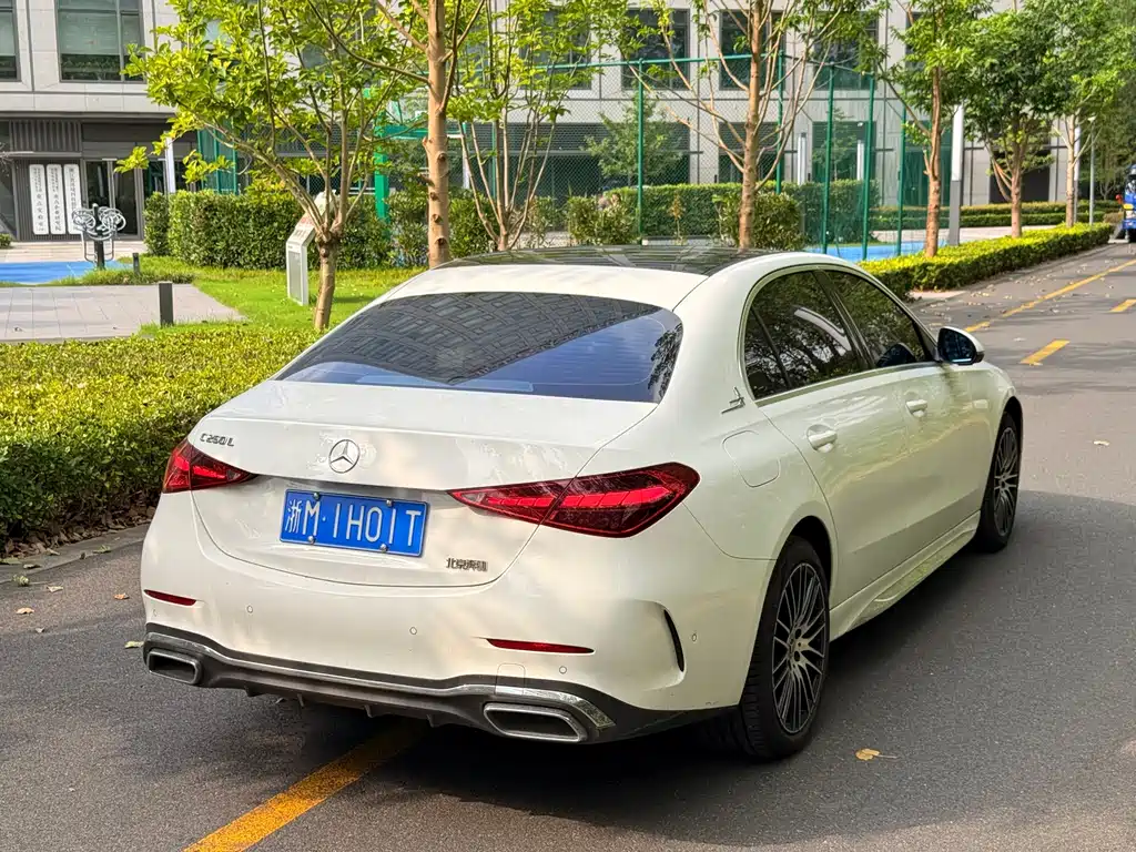 Mercedes-Benz C-Class — миниатюра 5