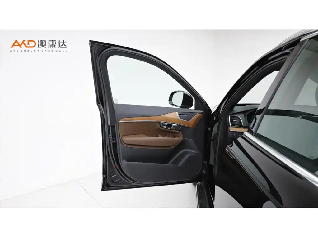 Volvo XC90 — миниатюра 10
