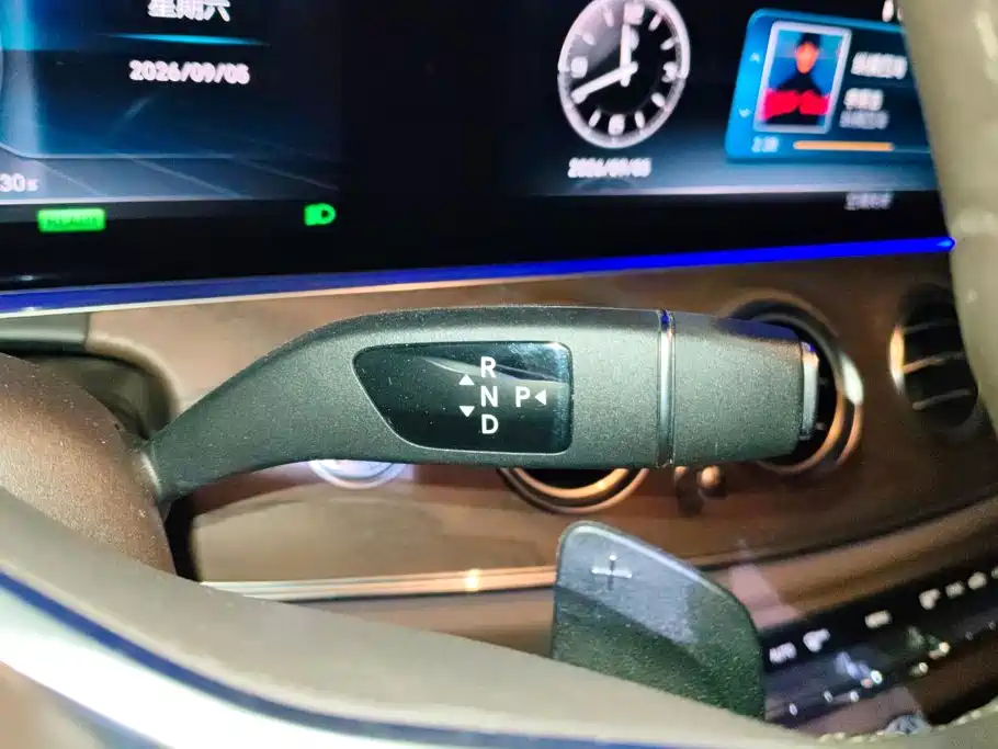 Mercedes-Benz E-Class — миниатюра 16