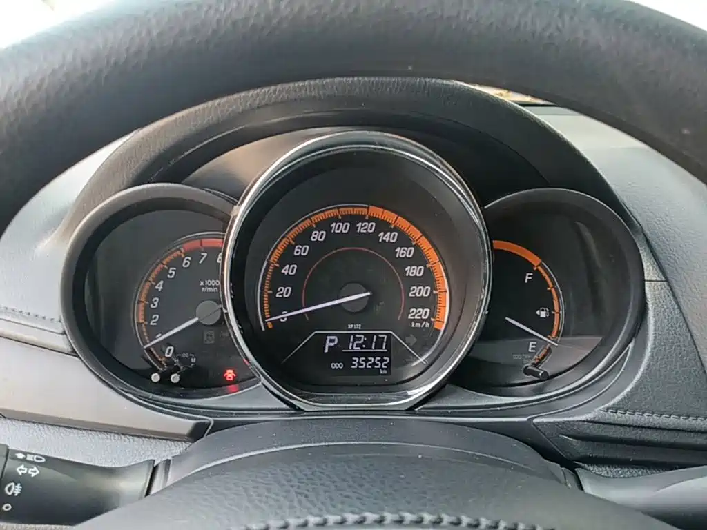 Toyota Yaris L — миниатюра 12