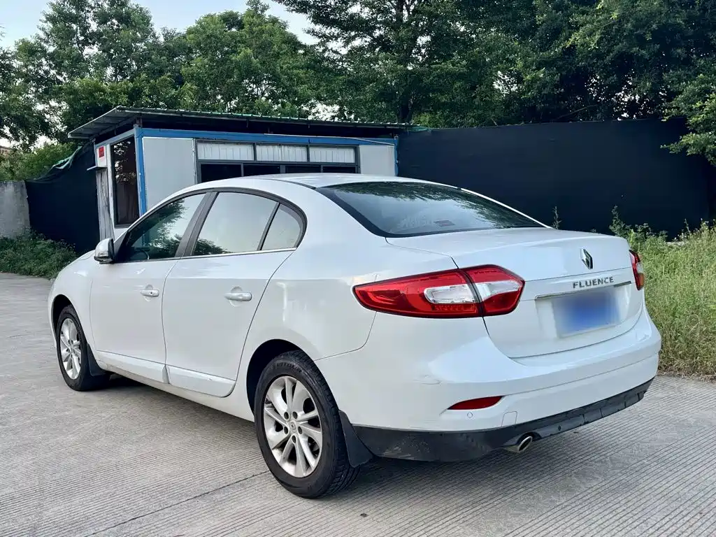 Renault Fluence — миниатюра 5