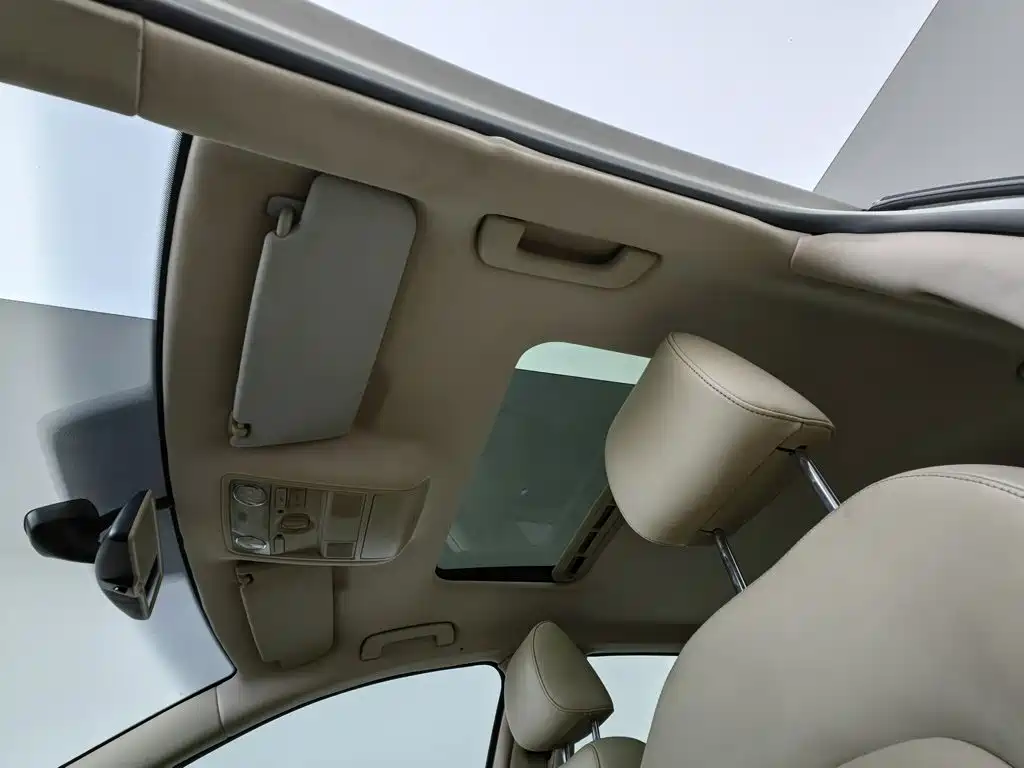 Skoda Superb — миниатюра 14