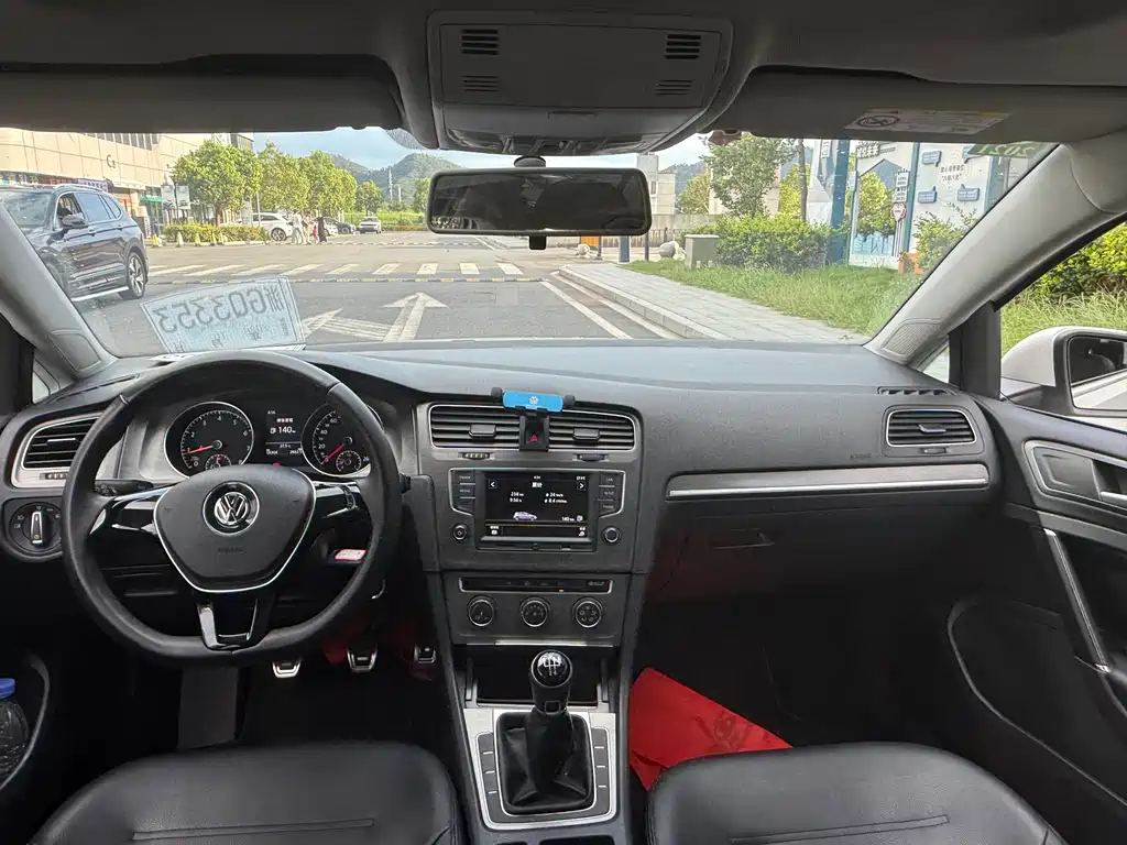 Volkswagen Golf — миниатюра 9
