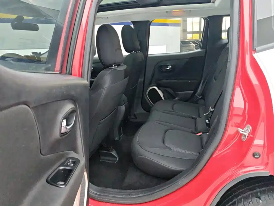 Jeep Renegade — миниатюра 11