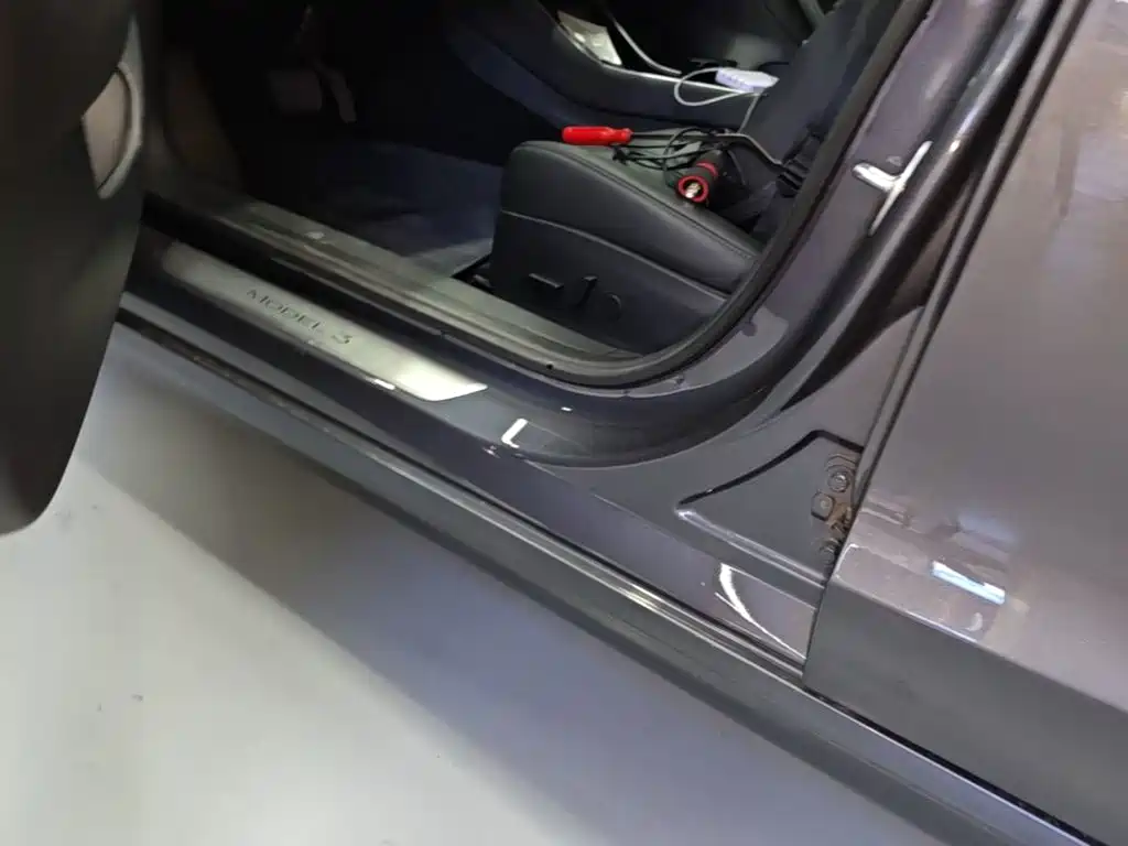 Tesla Model 3 — миниатюра 22