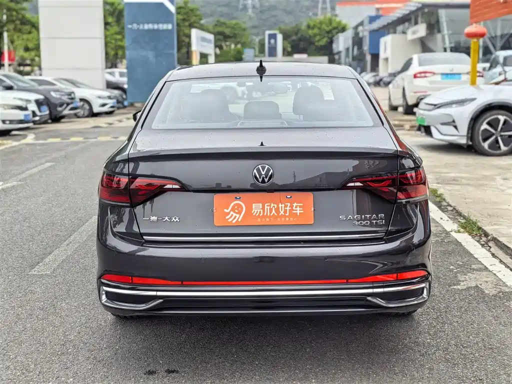 Volkswagen Sagitar 2023 300TSI DSG