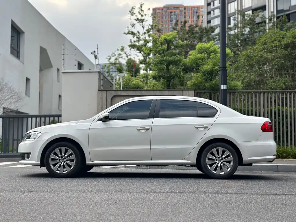 Volkswagen Lavida — миниатюра 7