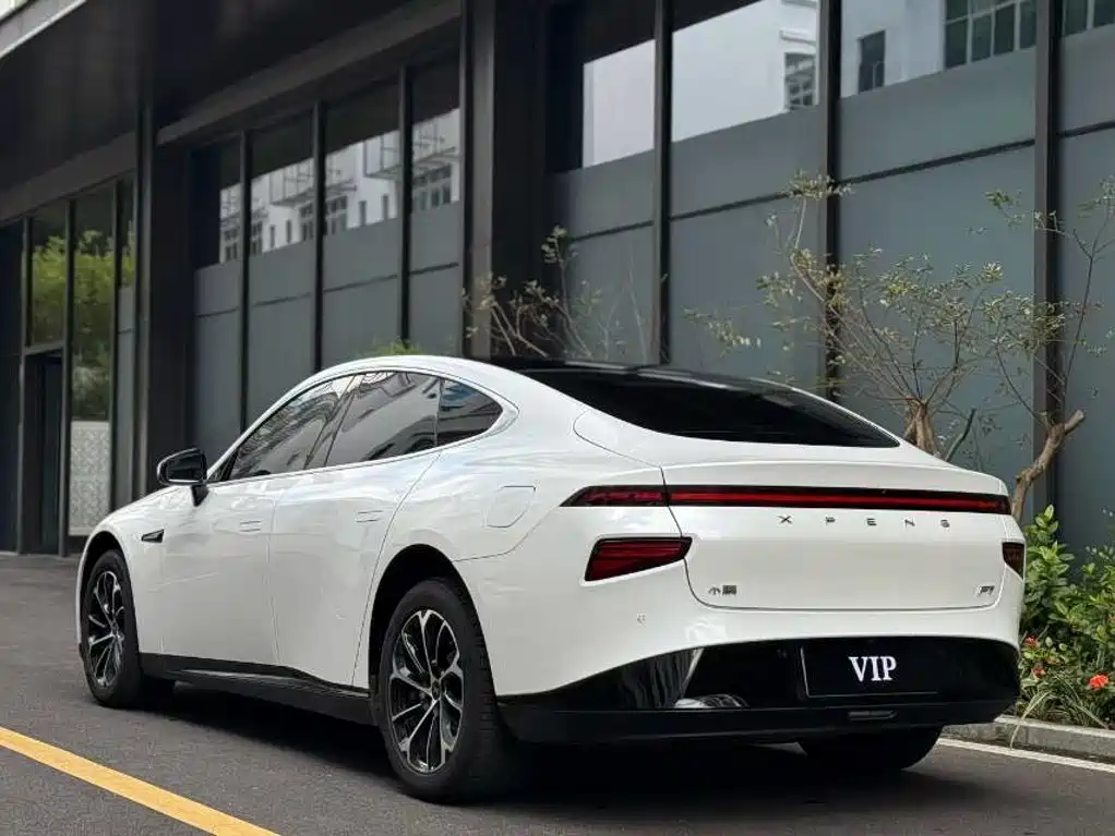 XPeng P7 — миниатюра 8